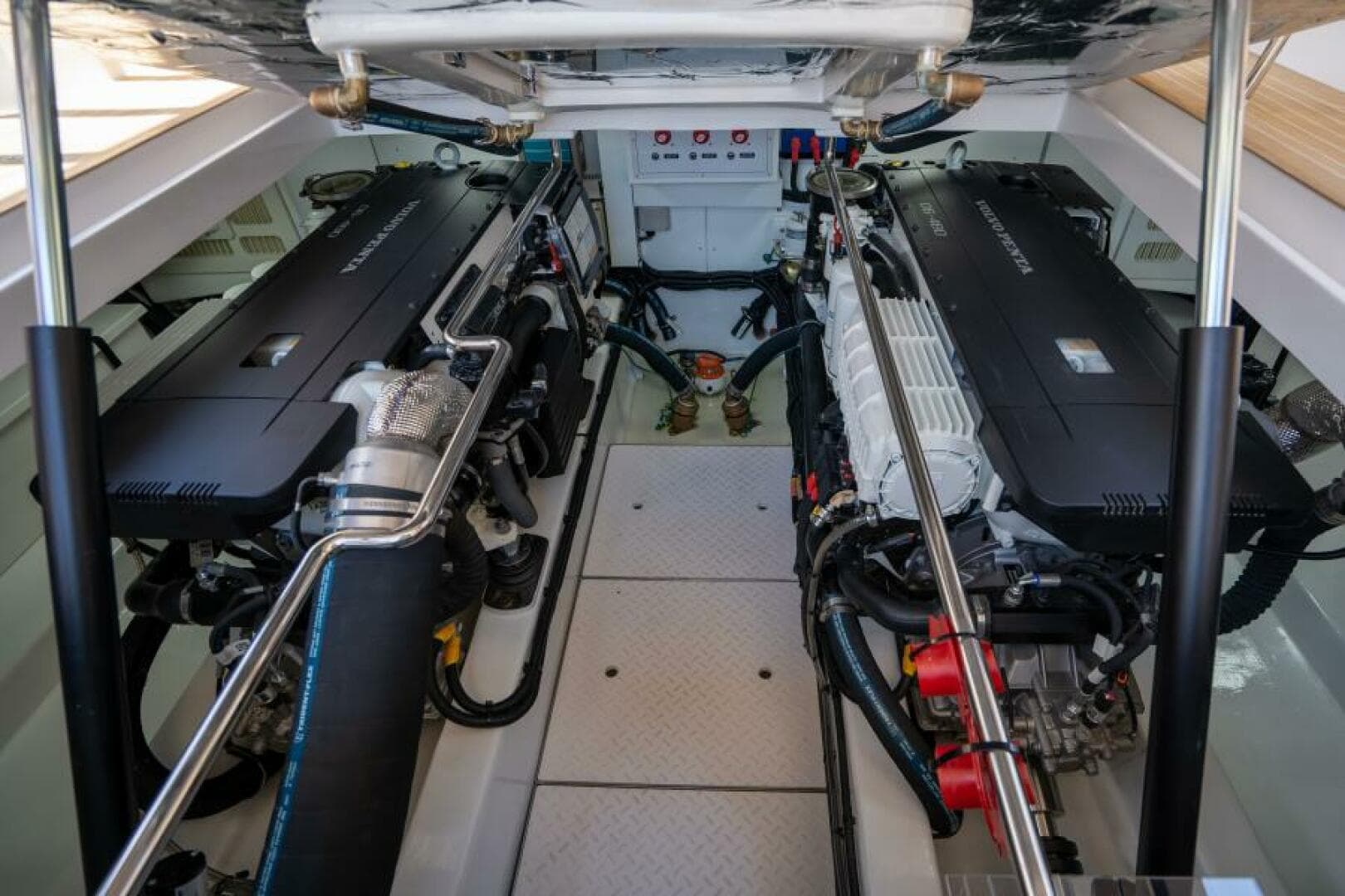 2027 Outback Yachts Outback 50 — photo 19