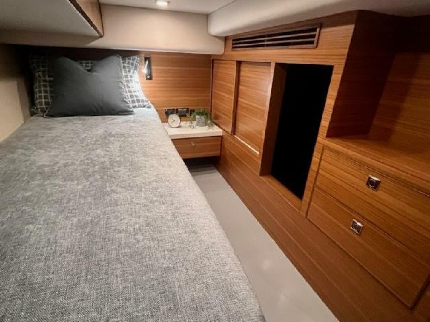 2027 Outback Yachts Outback 50 — photo 16