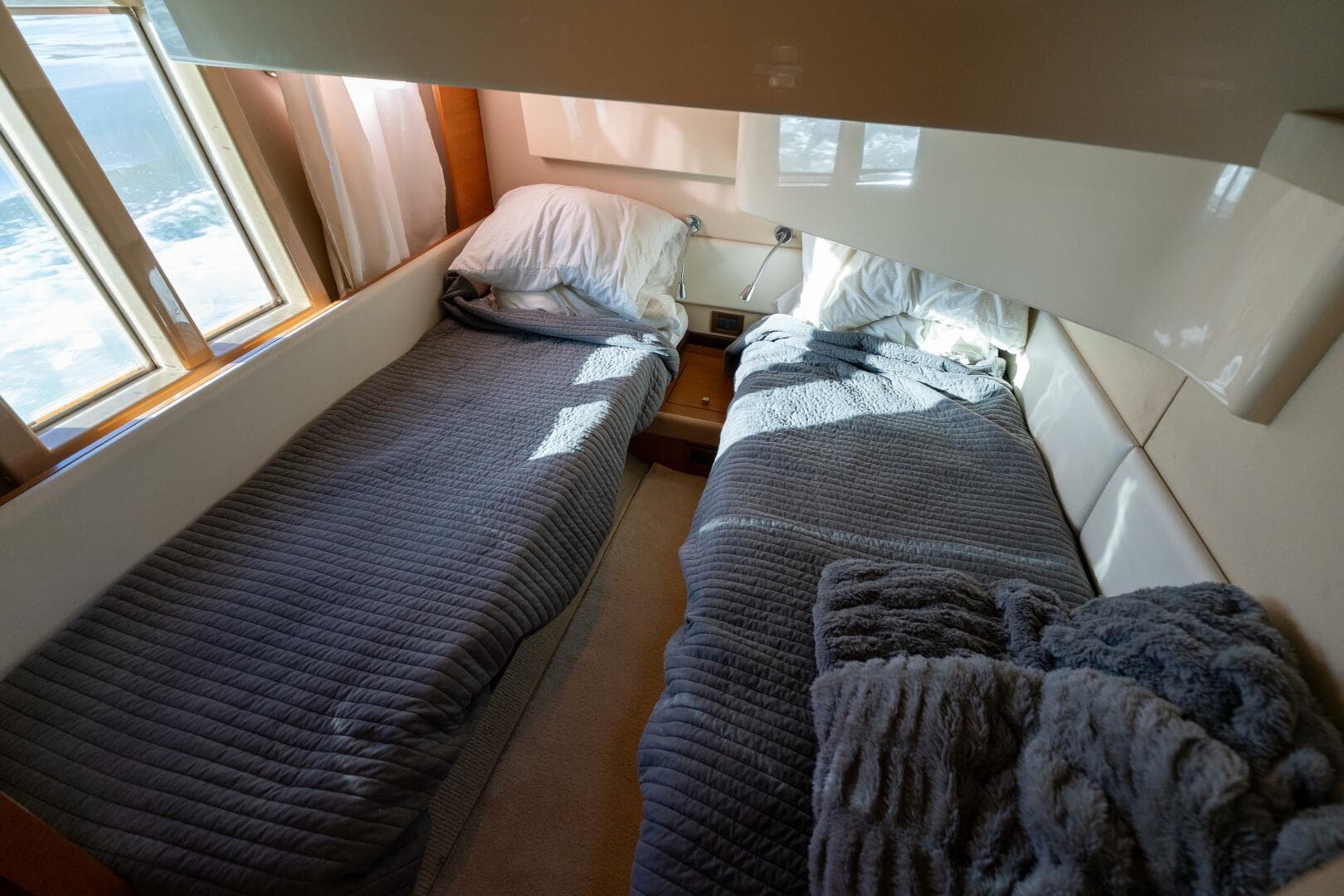 2013 Azimut 40 Flybridge — photo 32