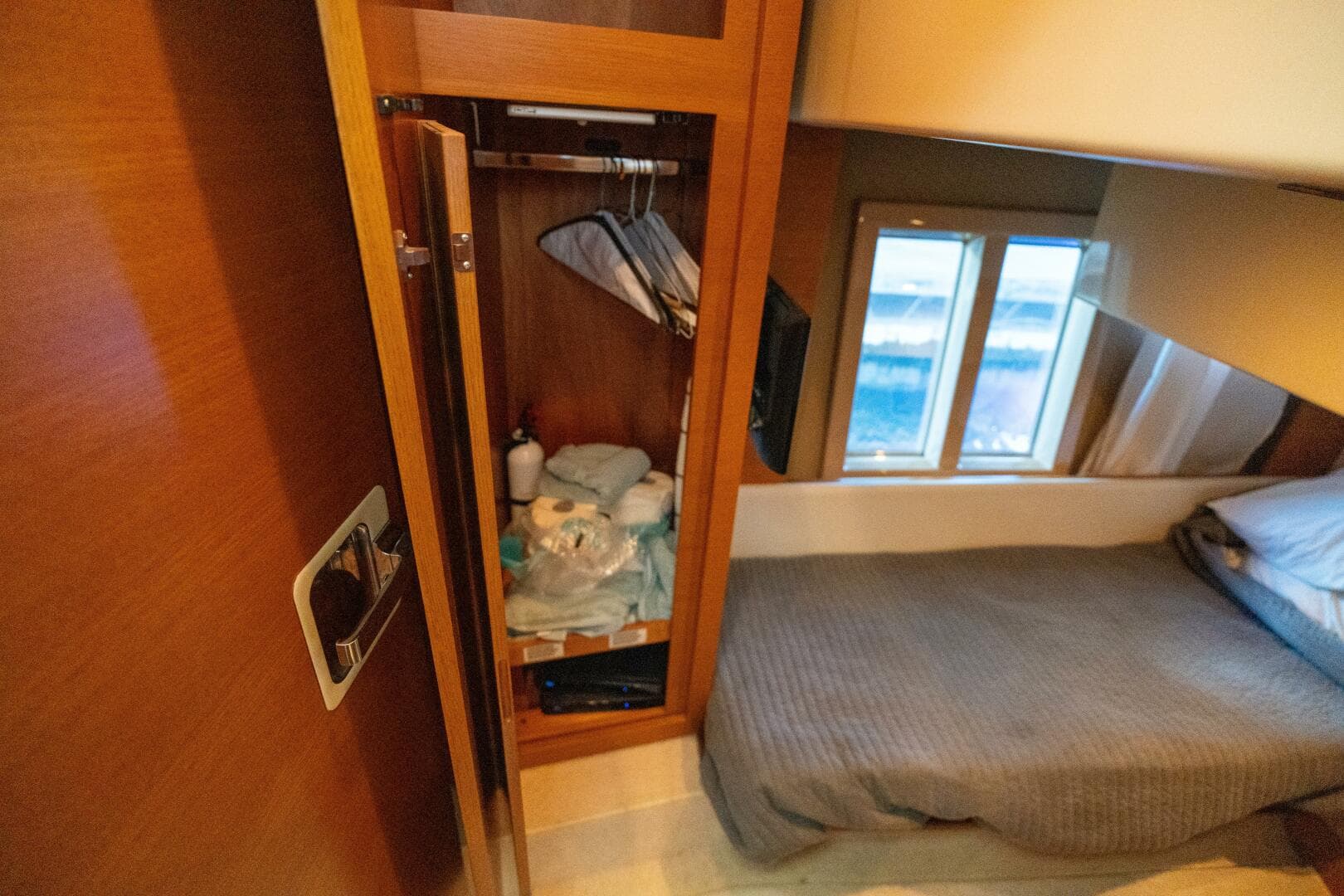 2013 Azimut 40 Flybridge — photo 22