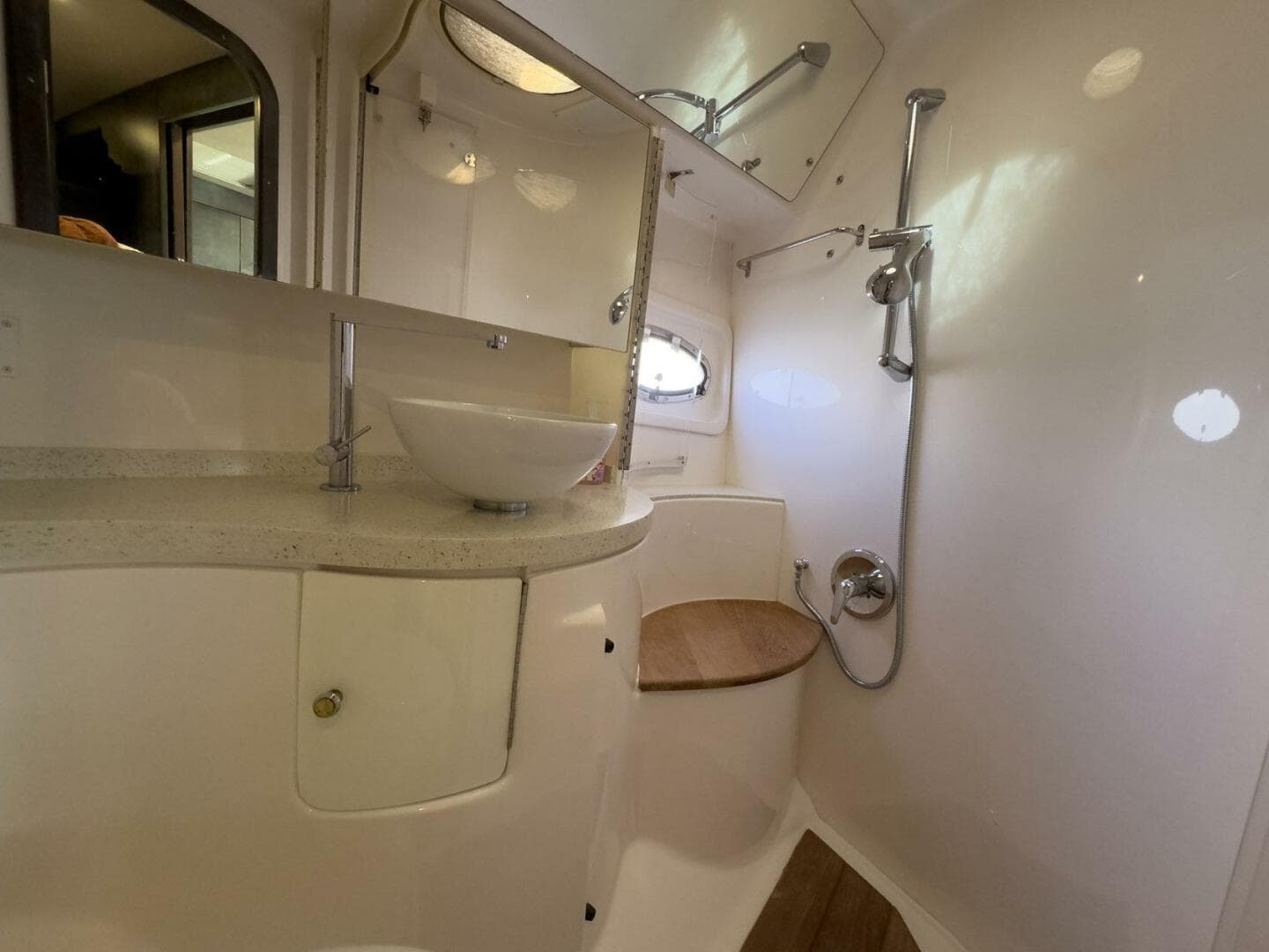 2016 Regal 46 Sport Coupe — photo 87