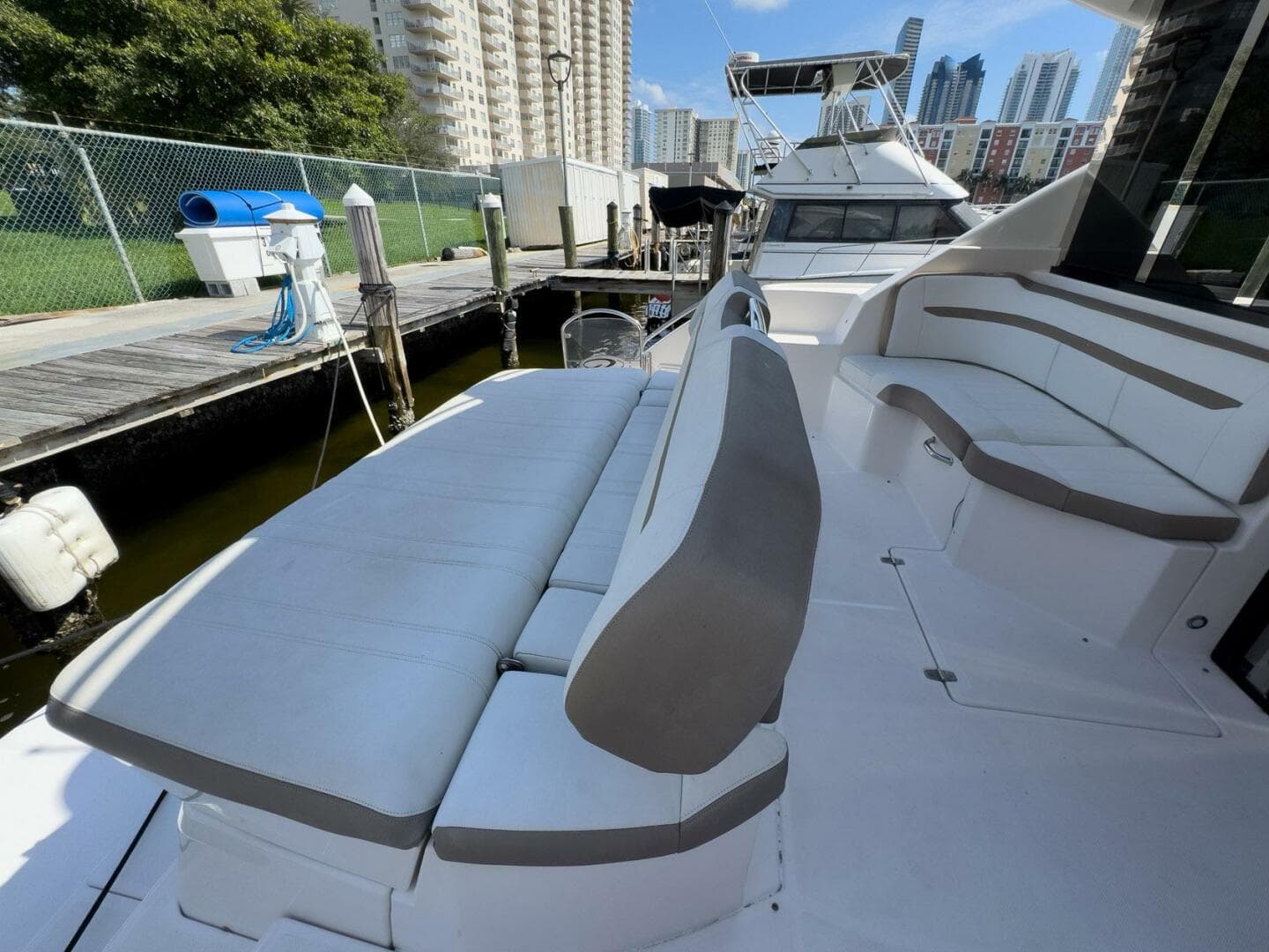 2016 Regal 46 Sport Coupe — photo 26