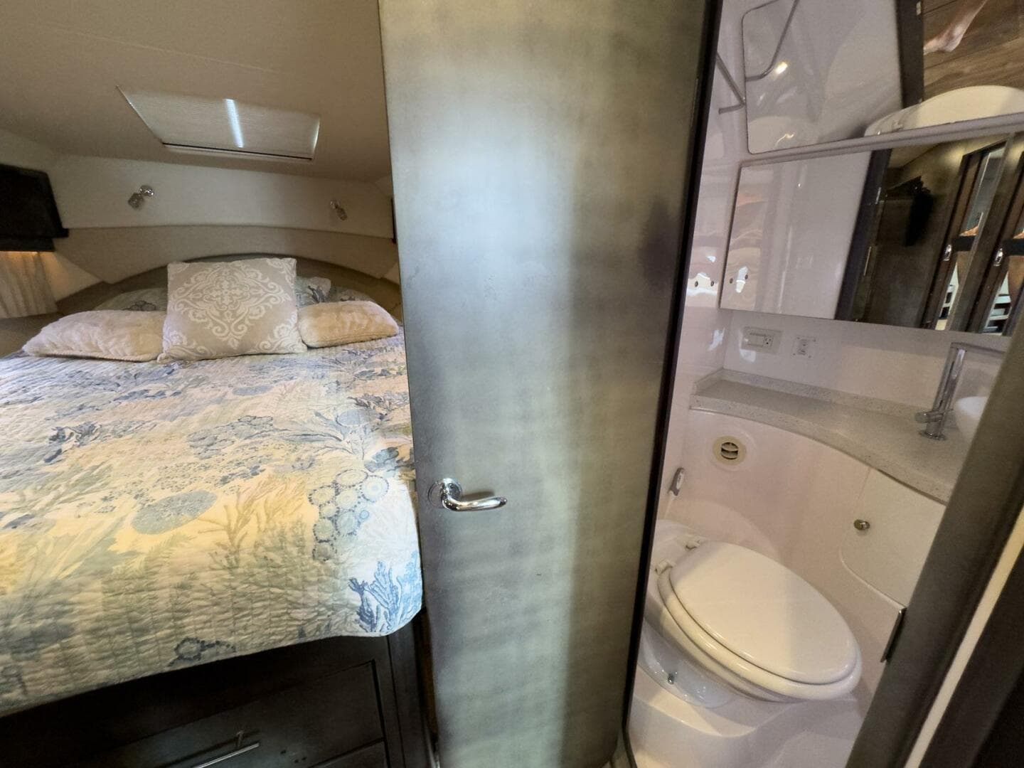 2016 Regal 46 Sport Coupe — photo 89