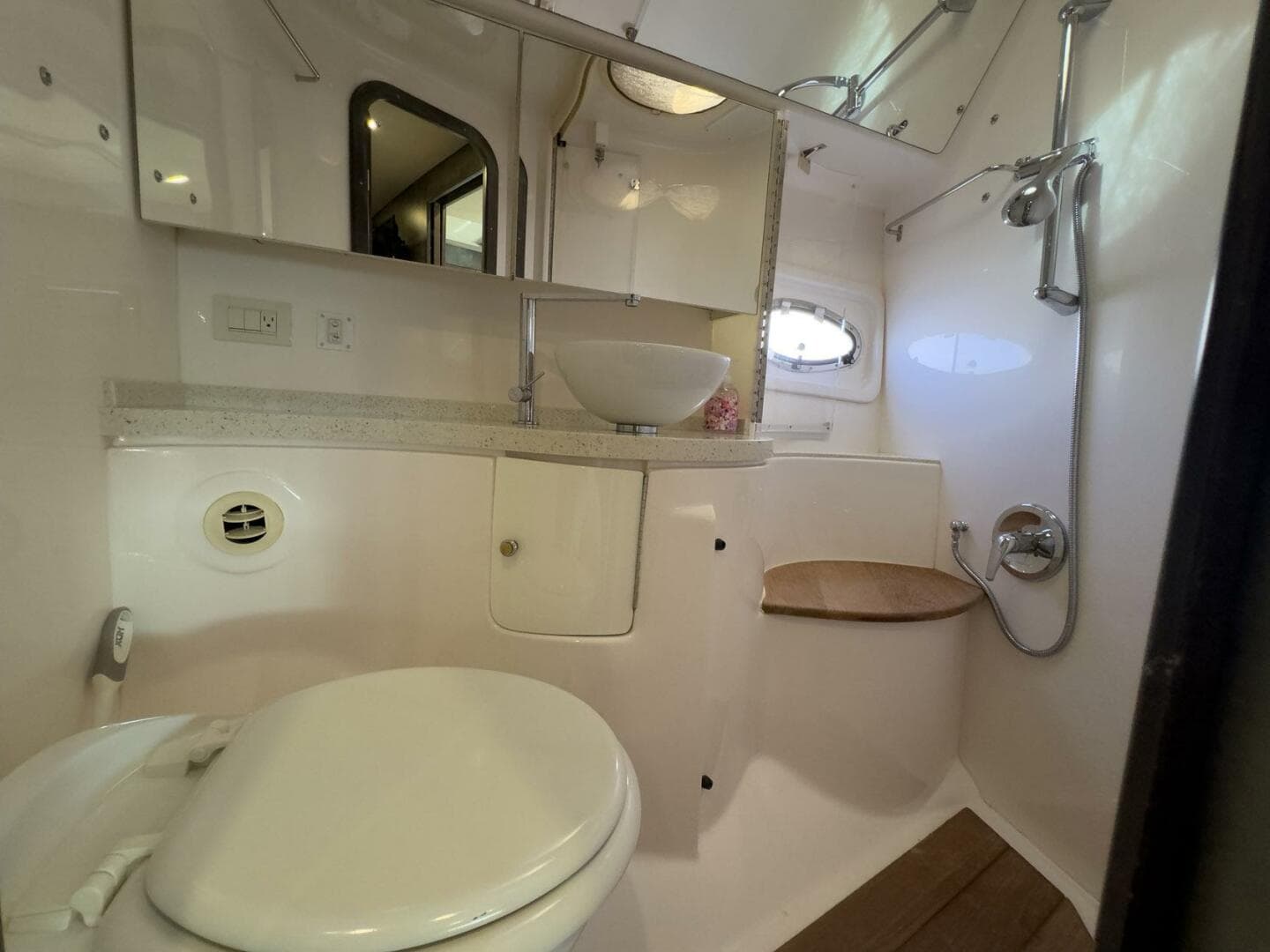 2016 Regal 46 Sport Coupe — photo 86