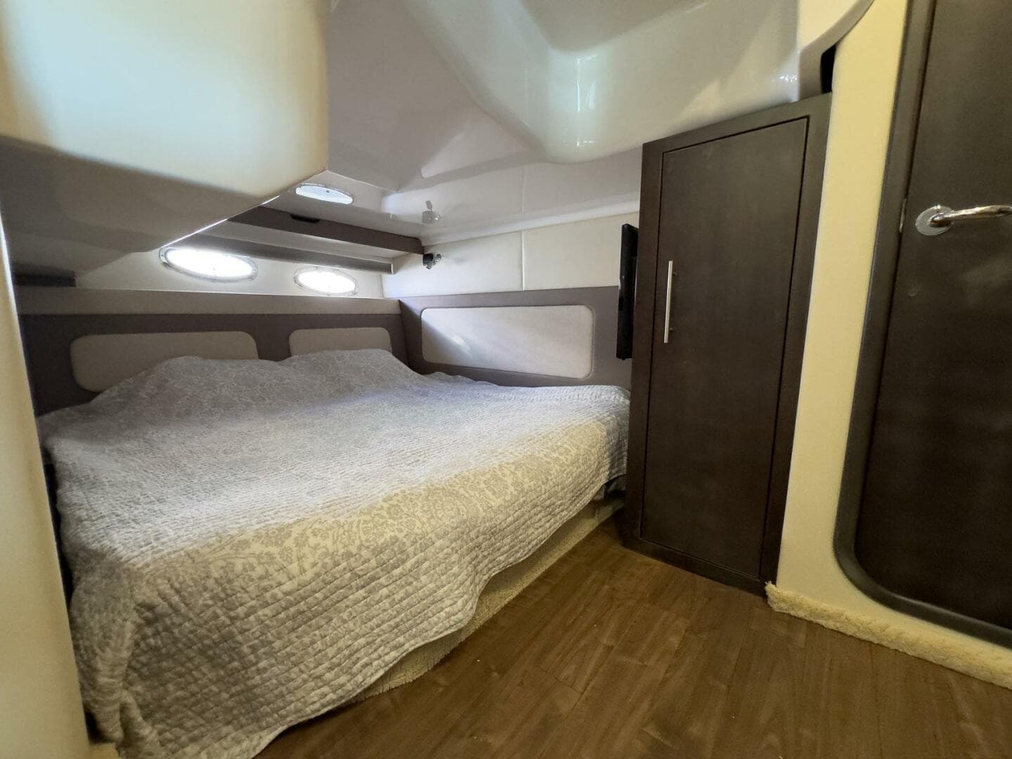 2016 Regal 46 Sport Coupe — photo 93