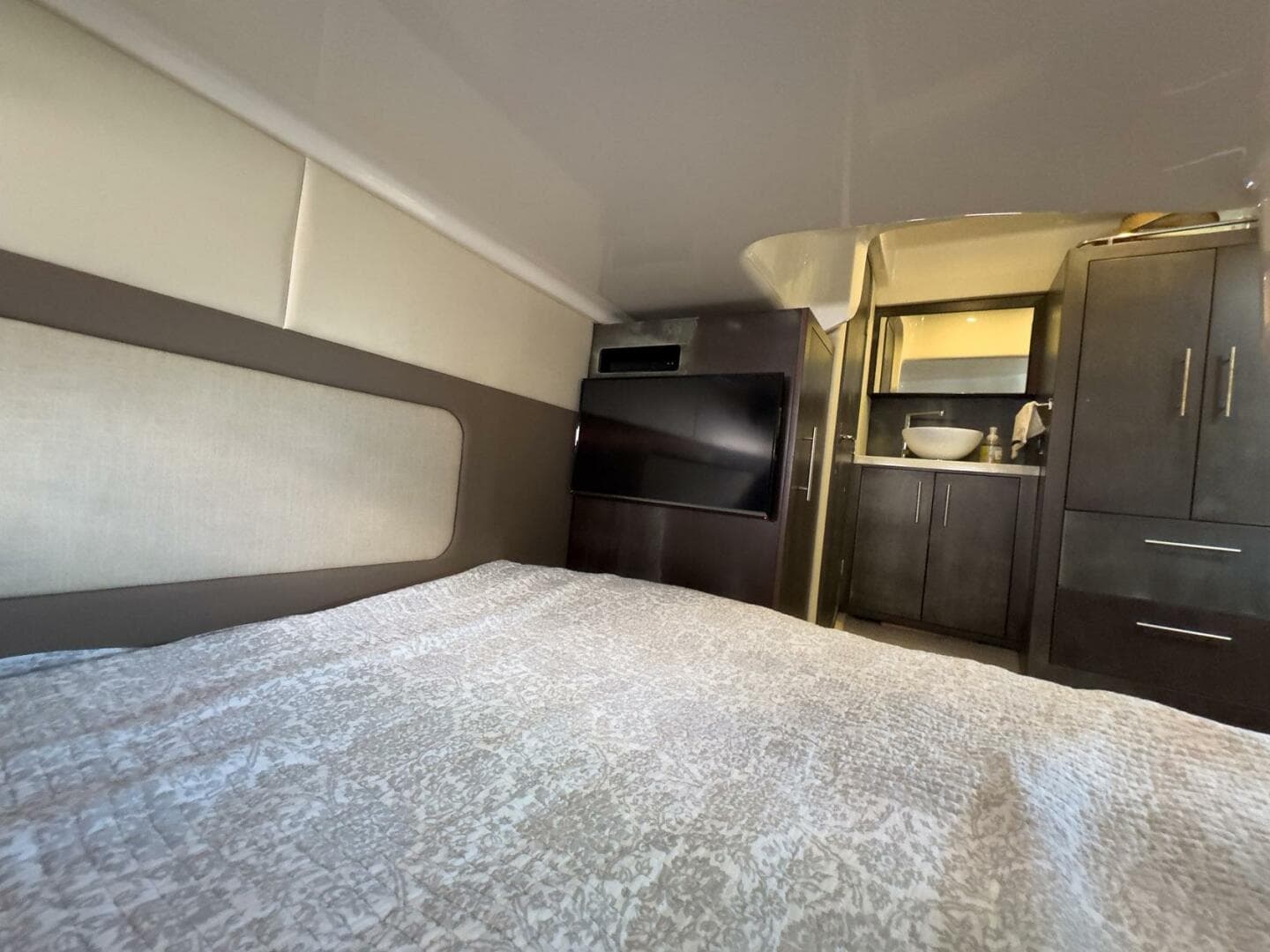 2016 Regal 46 Sport Coupe — photo 95