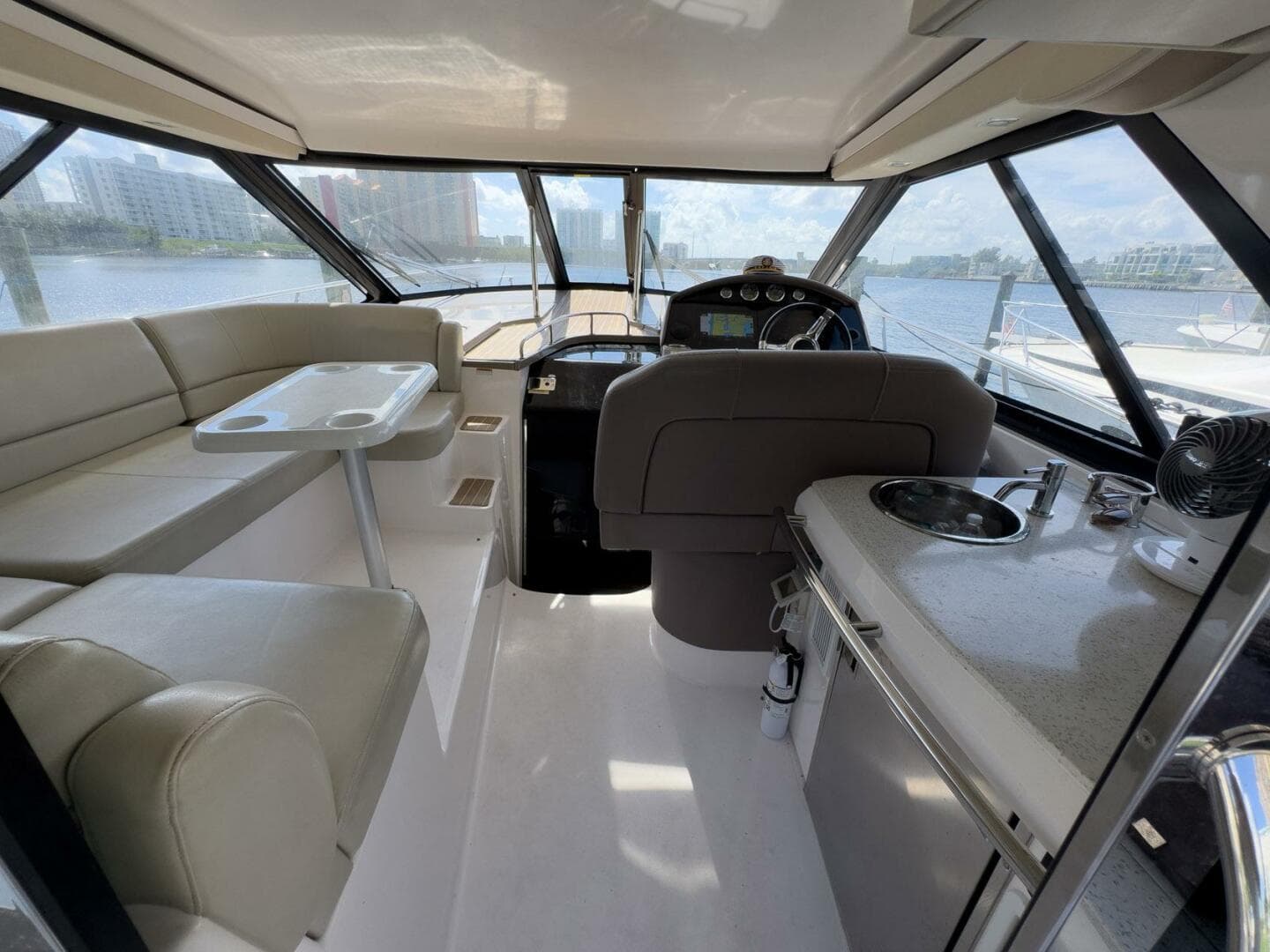 2016 Regal 46 Sport Coupe — photo 29