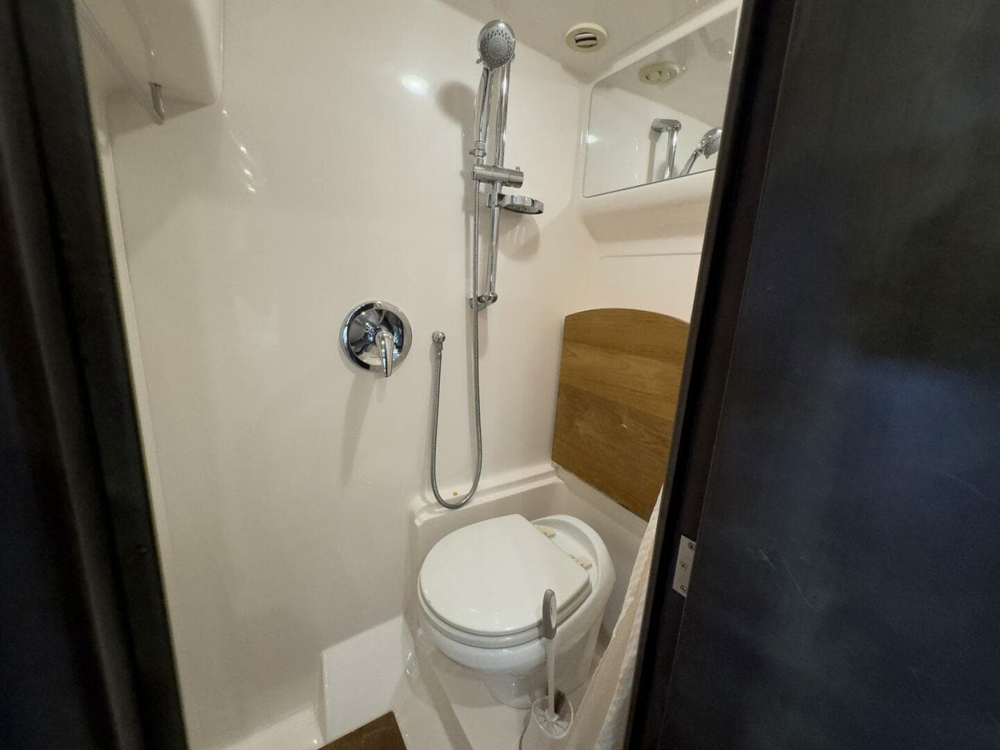 2016 Regal 46 Sport Coupe — photo 96