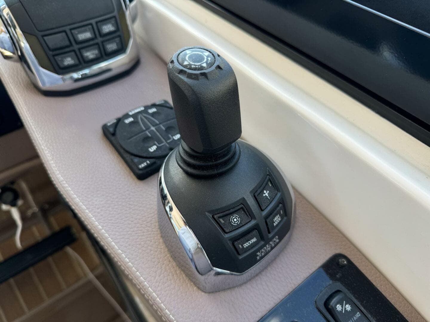 2016 Regal 46 Sport Coupe — photo 48