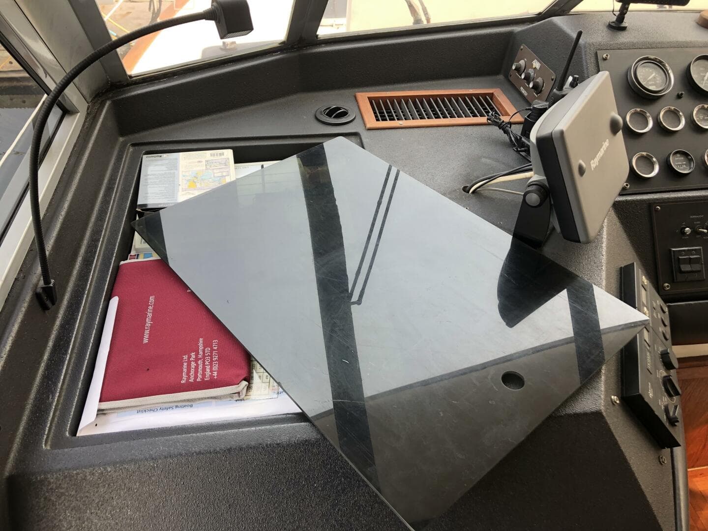 1985 Bayliner 4550 — photo 47