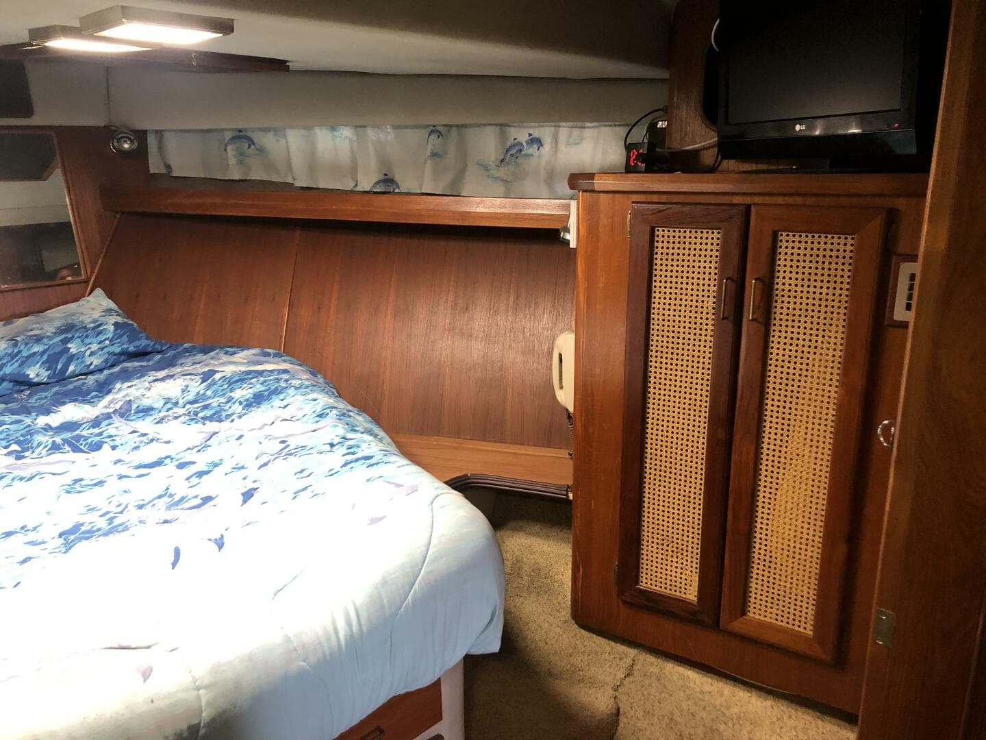 1985 Bayliner 4550 — photo 33