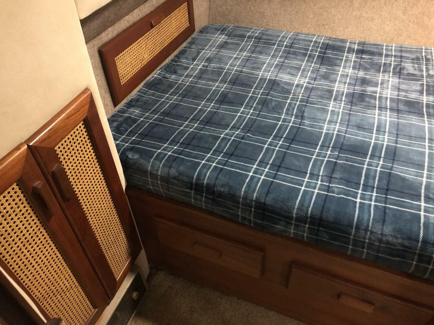 1985 Bayliner 4550 — photo 37