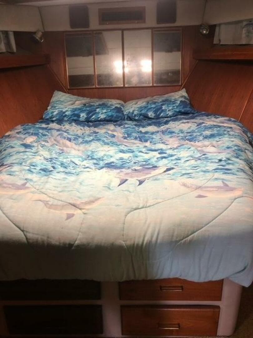 1985 Bayliner 4550 — photo 31