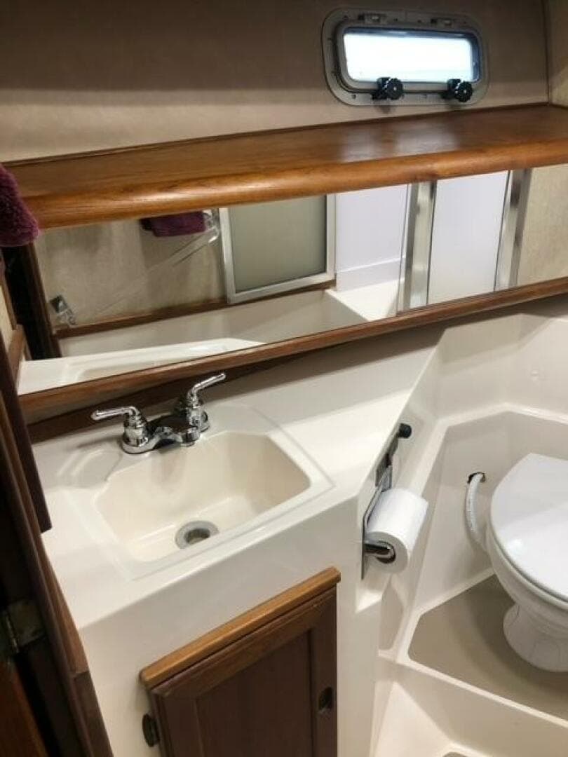 1985 Bayliner 4550 — photo 43