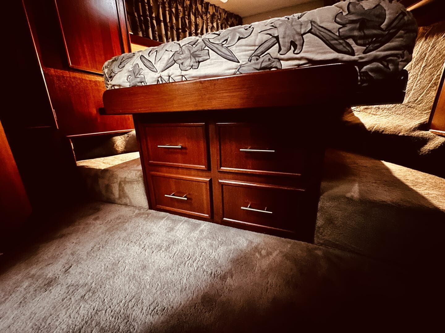 1985 Post 43 Sport Fisherman — photo 30