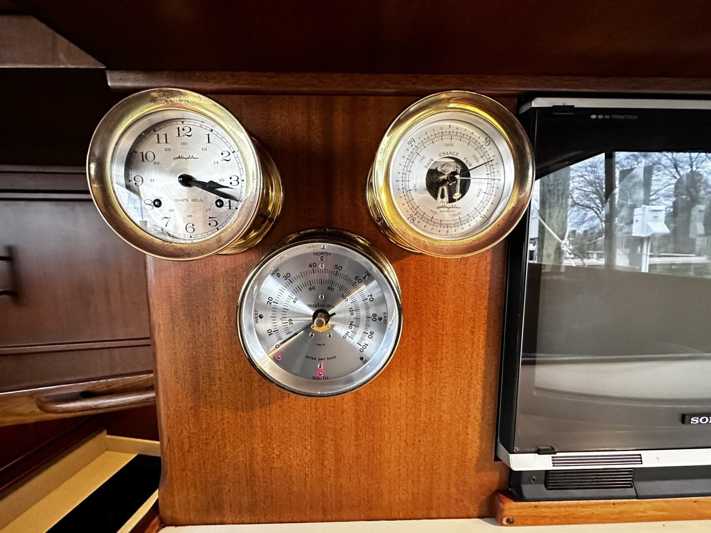 1985 Post 43 Sport Fisherman — photo 22