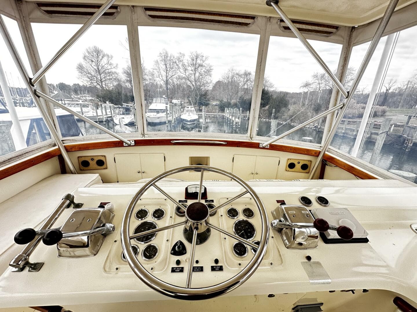 1985 Post 43 Sport Fisherman — photo 14