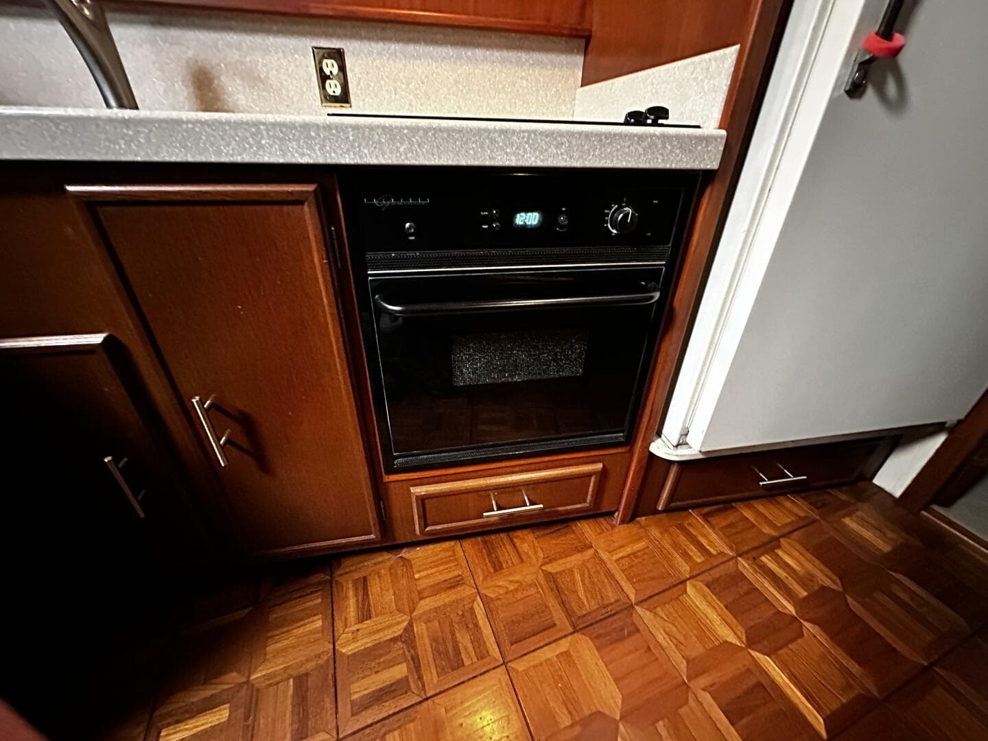 1985 Post 43 Sport Fisherman — photo 25