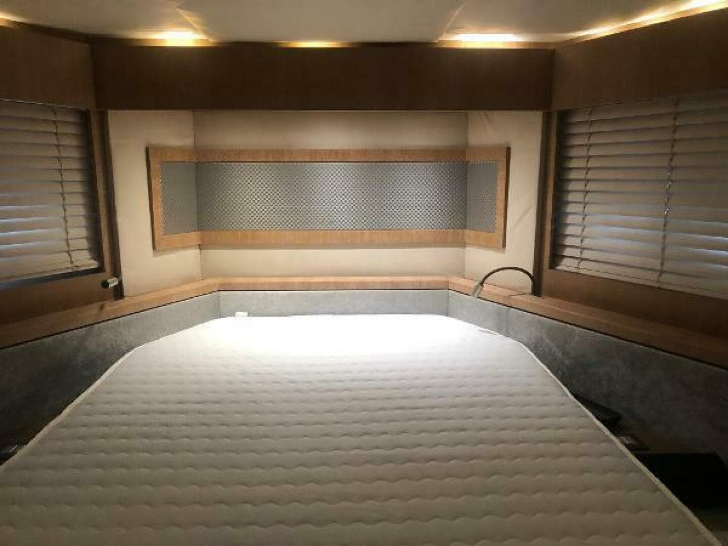 2012 Monte Carlo Yachts 76 — photo 19