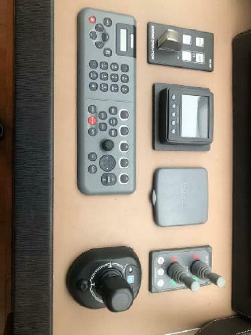 2012 Monte Carlo Yachts 76 — photo 18