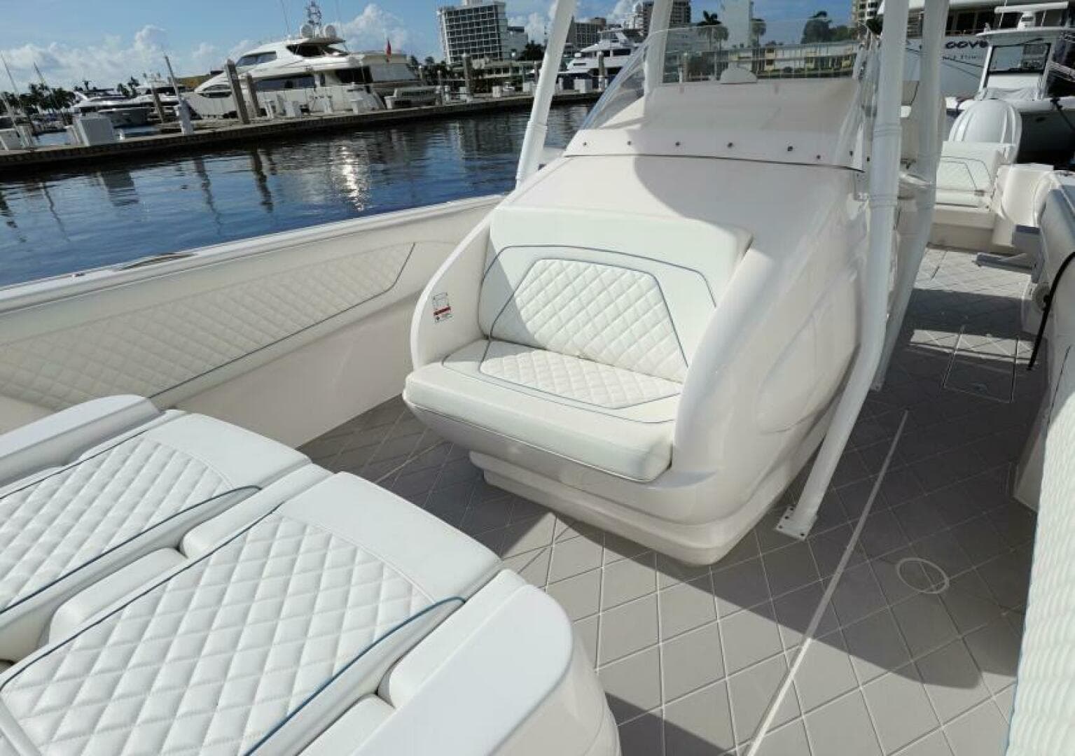 2021 Intrepid 2021 — photo 8