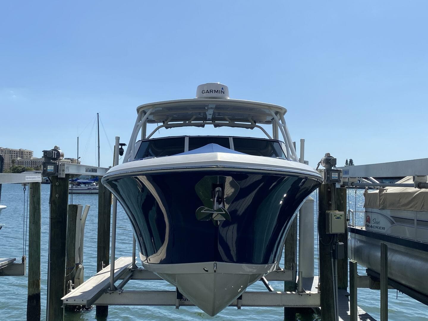 2018 Sailfish 275 Dual Console — photo 6
