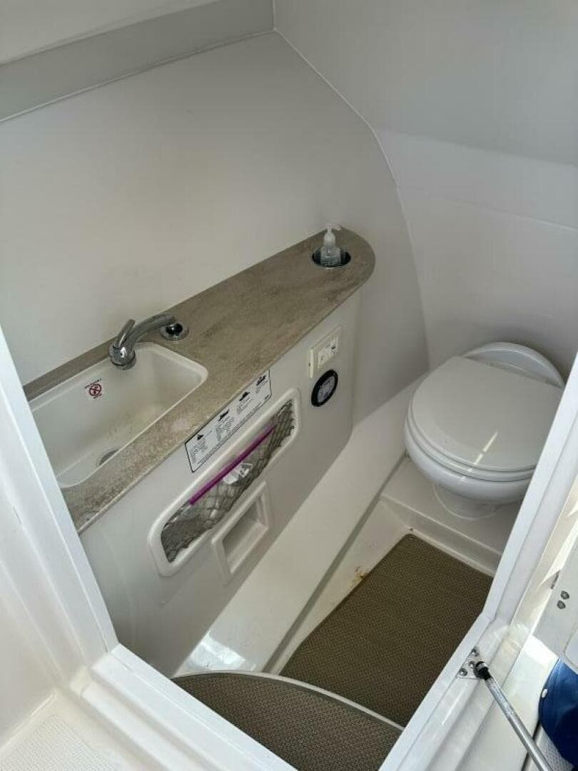 2018 Sailfish 275 Dual Console — photo 33