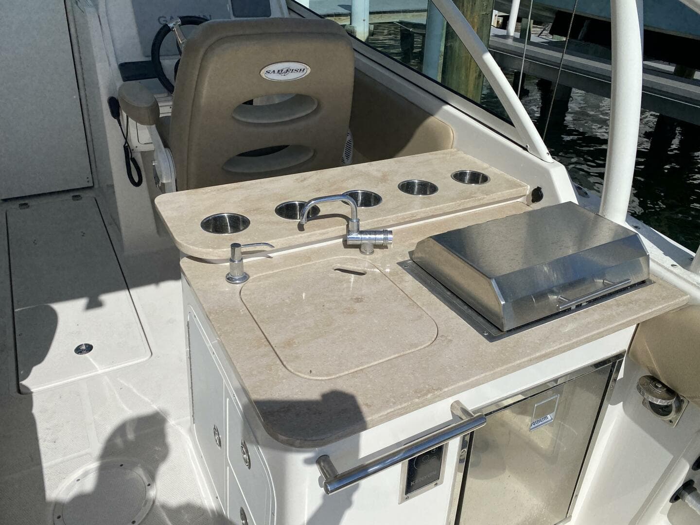 2018 Sailfish 275 Dual Console — photo 28