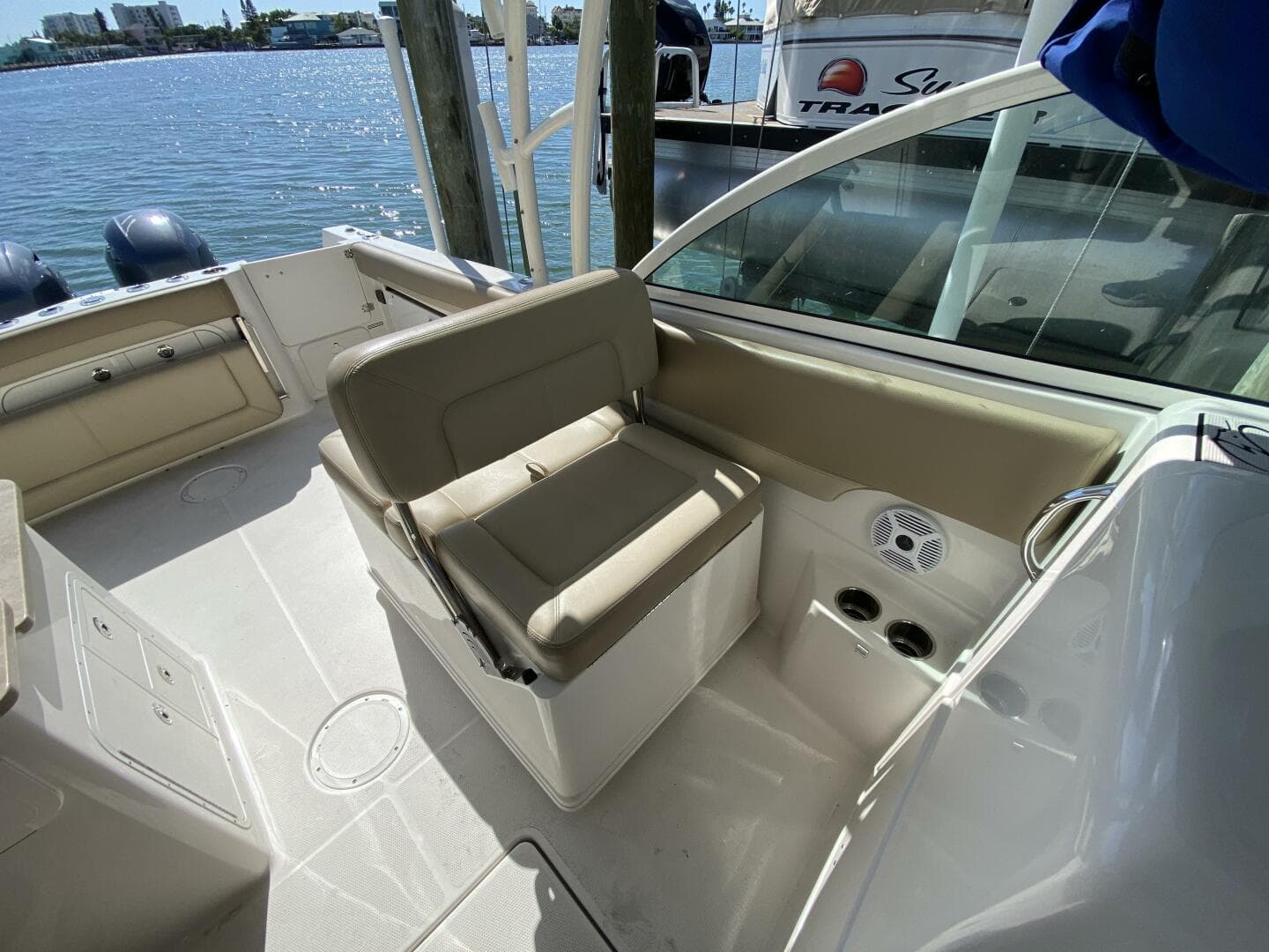 2018 Sailfish 275 Dual Console — photo 40