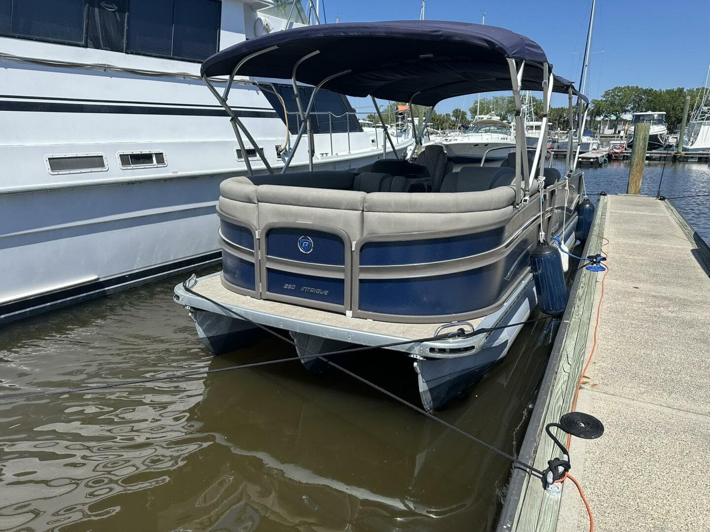 2023 Premier 250 Intrigue Rl — photo 1