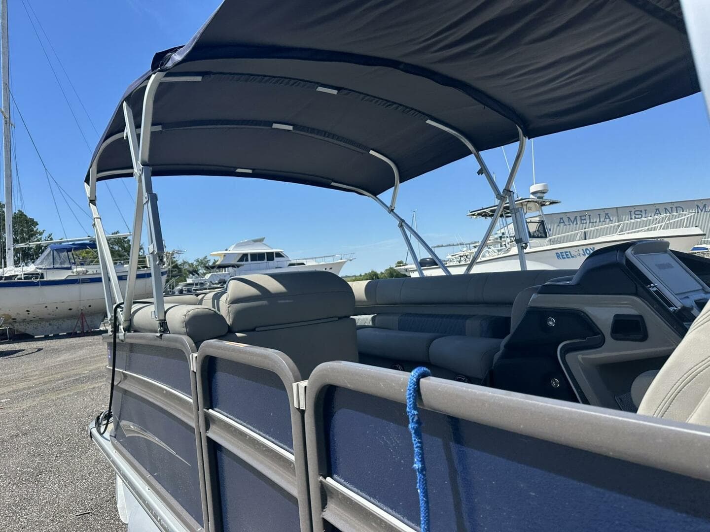 2023 Premier 250 Intrigue Rl — photo 21