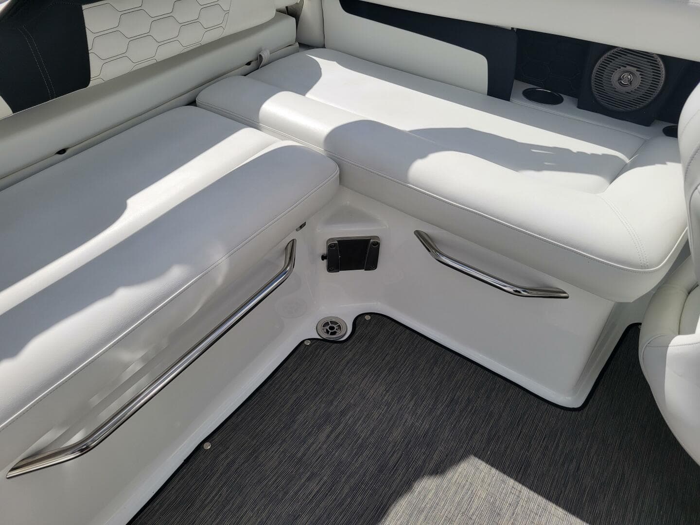 2022 Four Winns Hd 3 — photo 17