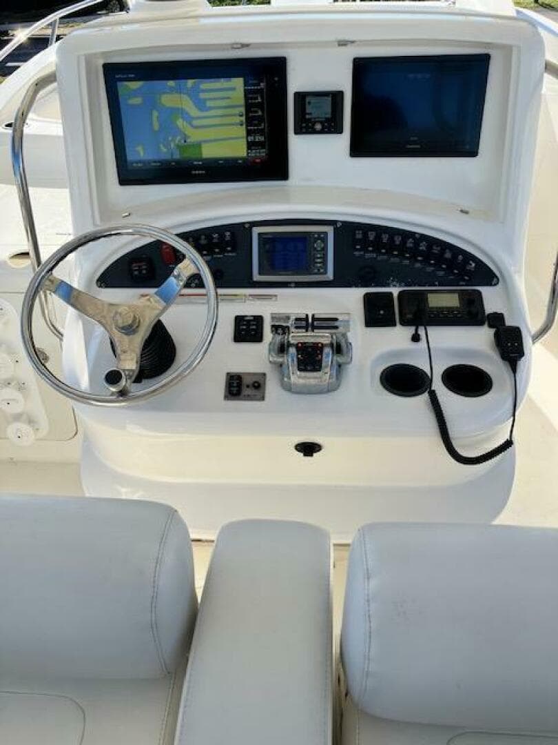2008 Boston Whaler 320 Outrage — photo 5