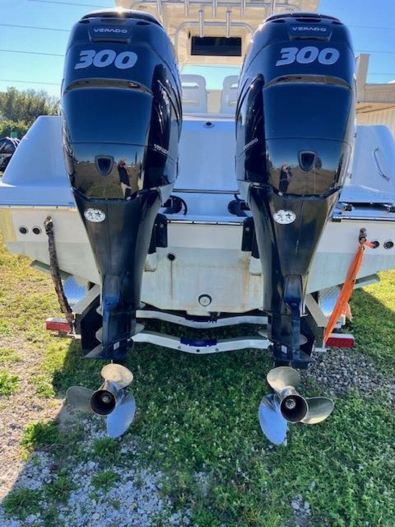 2008 Boston Whaler 320 Outrage — photo 13