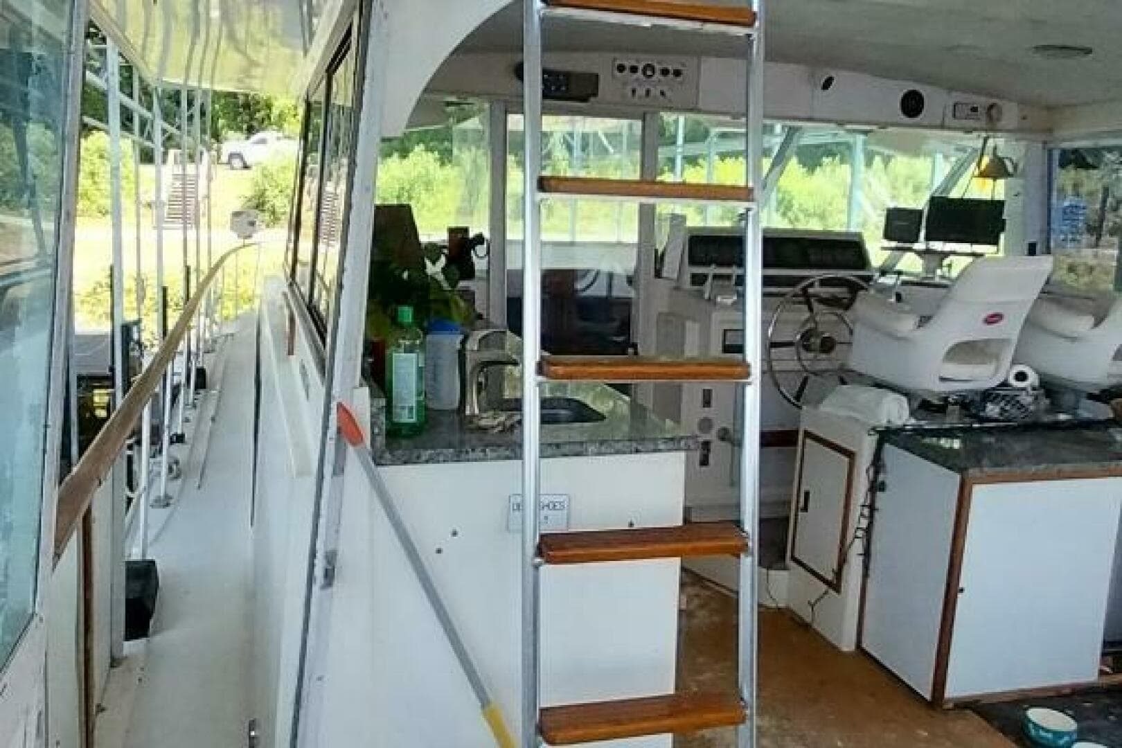 1976 Bertram Flybridge — photo 50