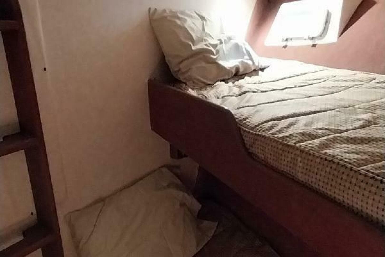 1976 Bertram Flybridge — photo 23