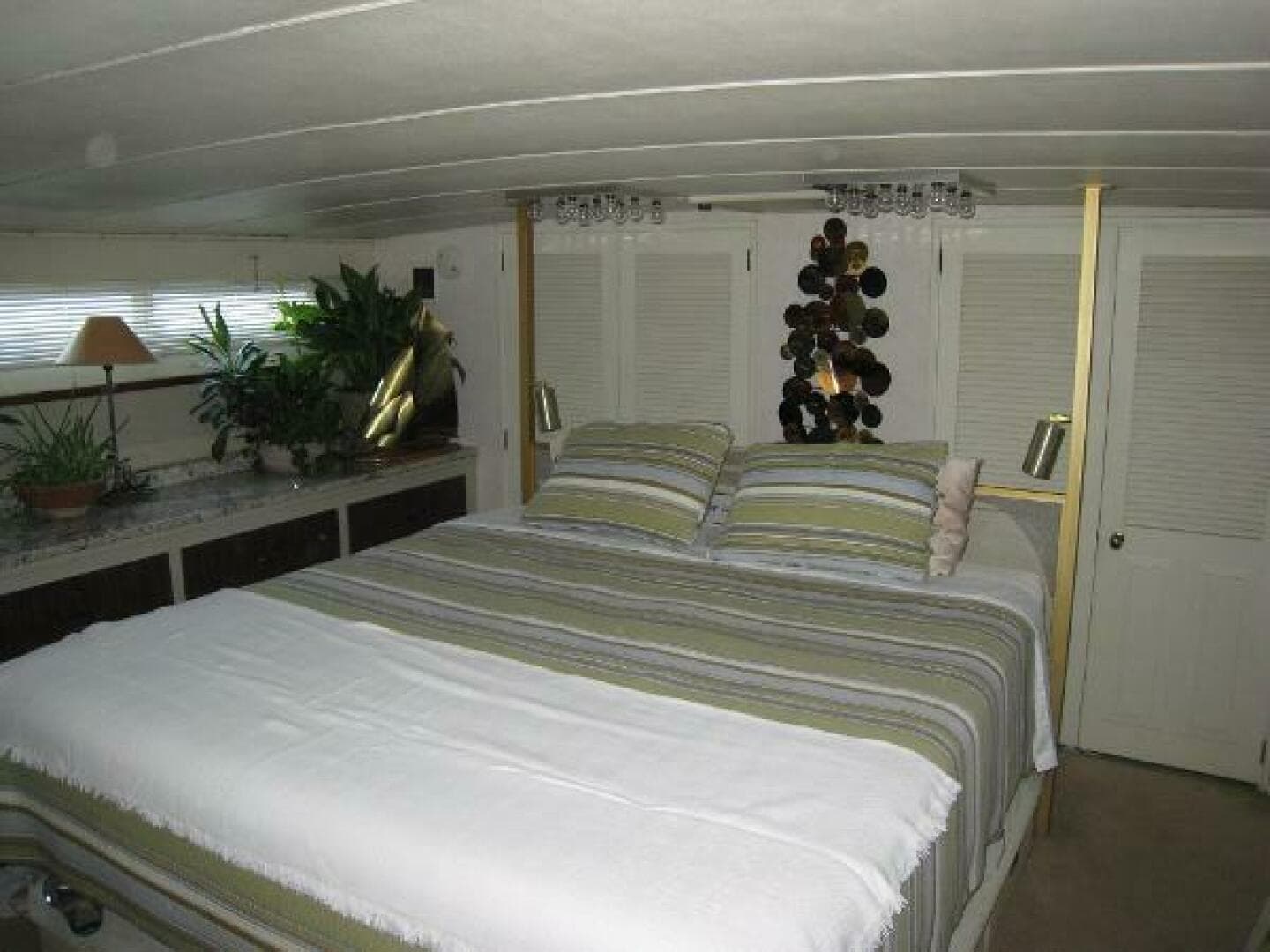 1976 Bertram Flybridge — photo 28