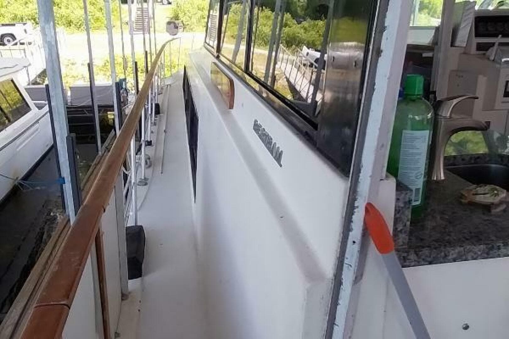 1976 Bertram Flybridge — photo 52