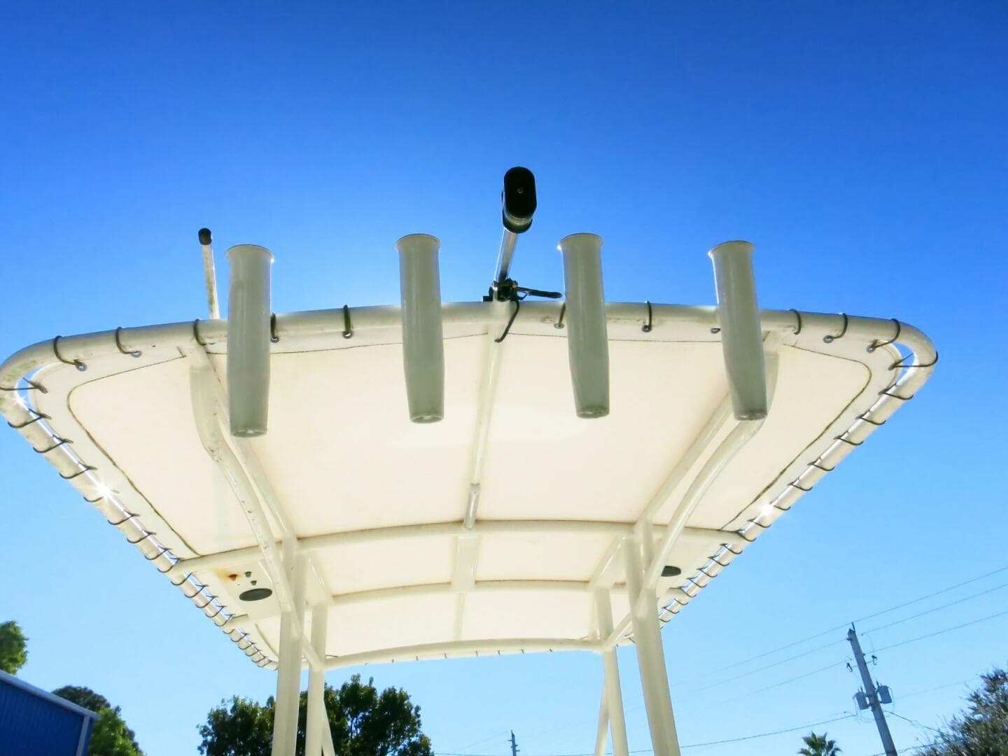 2020 Cobia 237 CC — photo 10