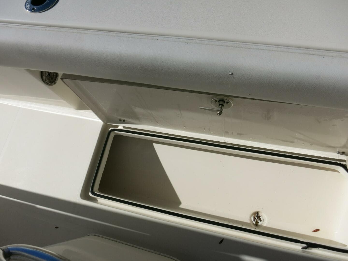 2020 Cobia 237 CC — photo 8