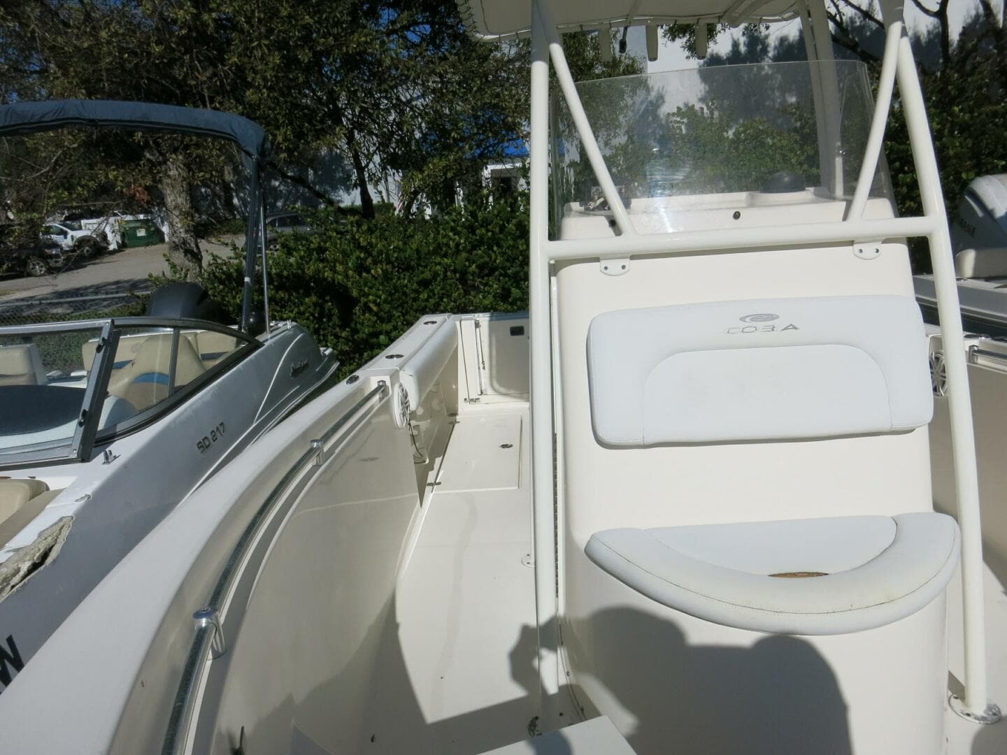 2020 Cobia 237 CC — photo 15