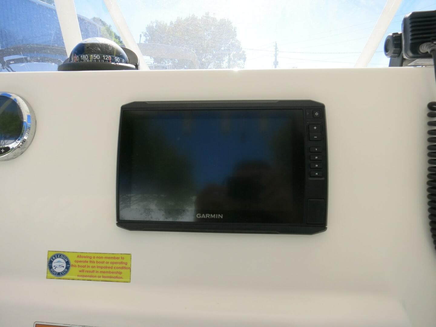 2020 Cobia 237 CC — photo 19