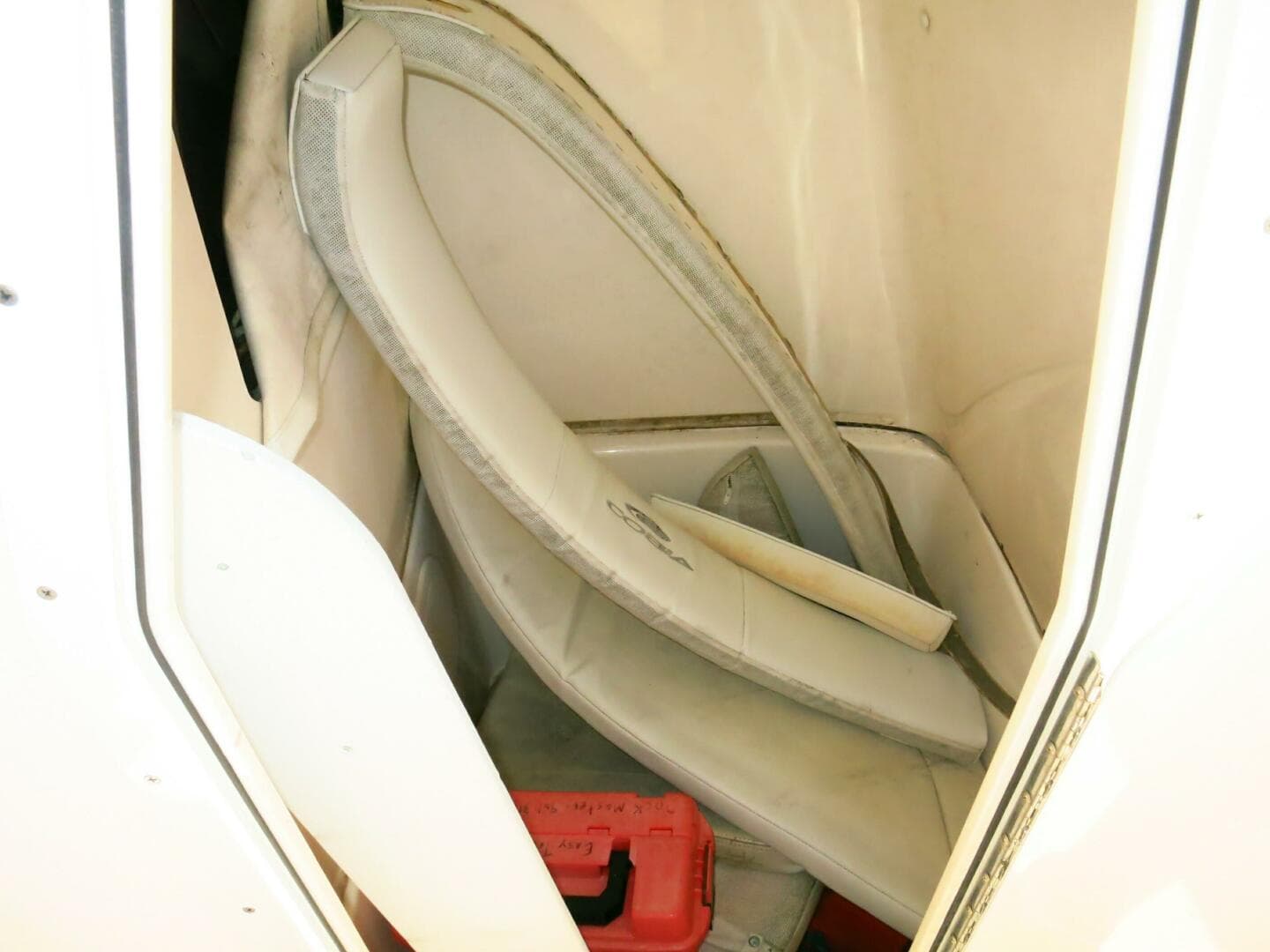 2020 Cobia 237 CC — photo 17