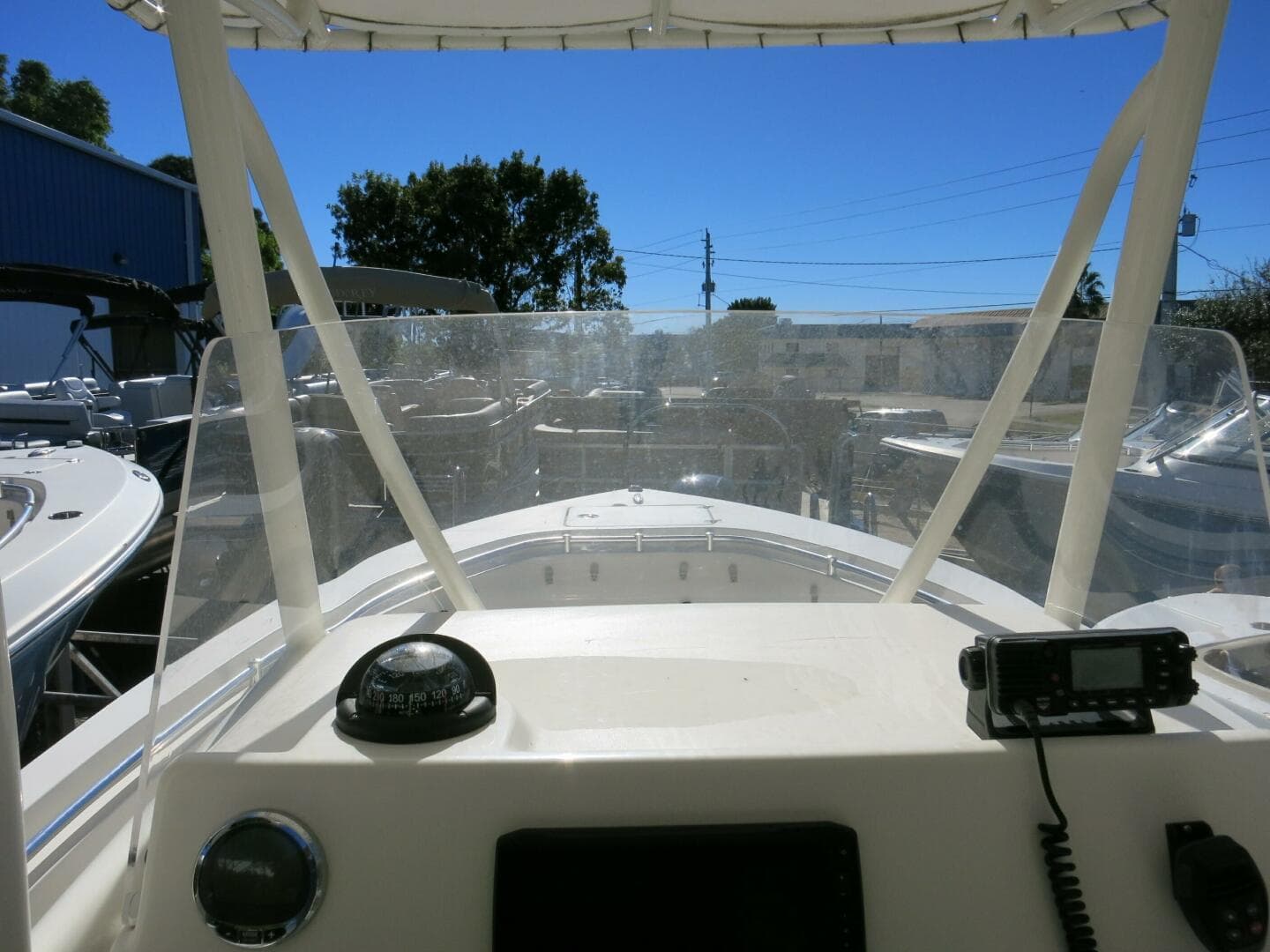 2020 Cobia 237 CC — photo 6