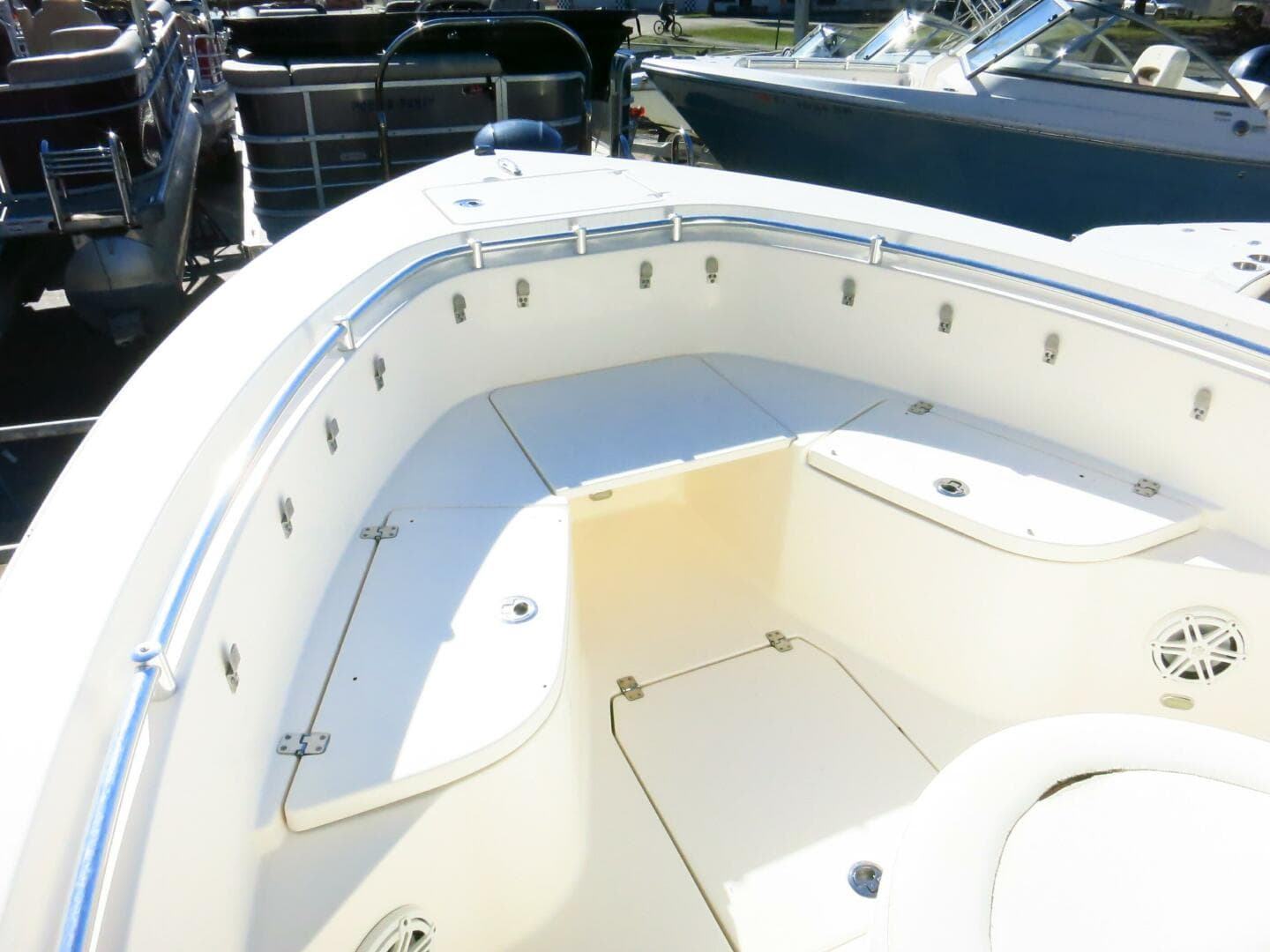 2020 Cobia 237 CC — photo 11