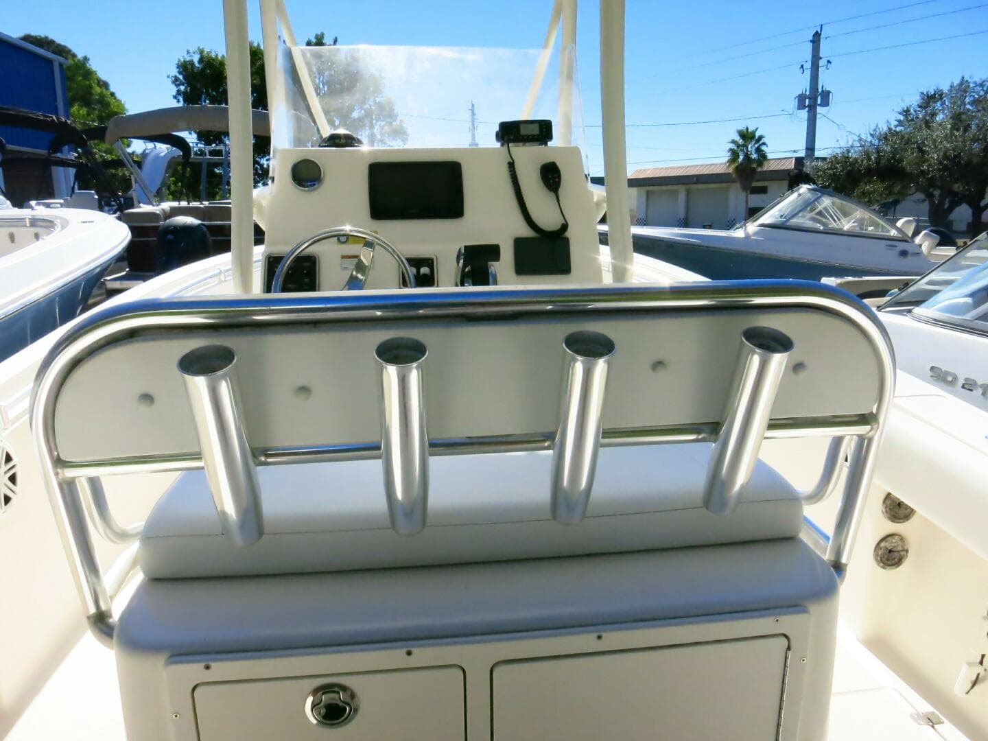 2020 Cobia 237 CC — photo 9