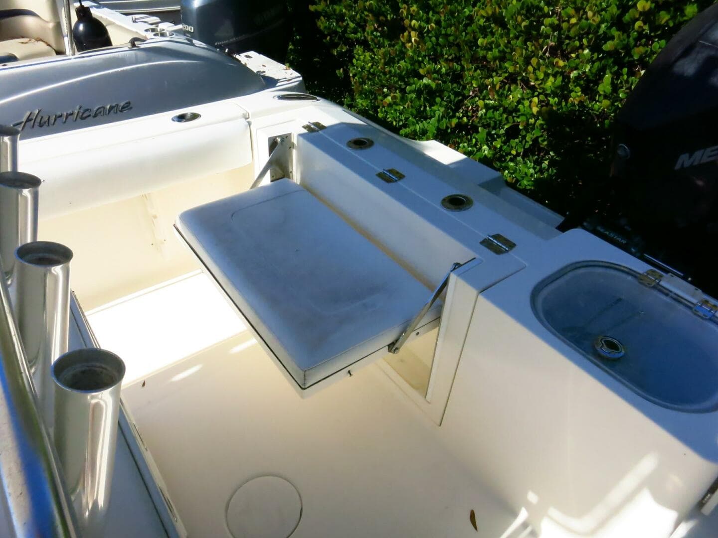 2020 Cobia 237 CC — photo 7