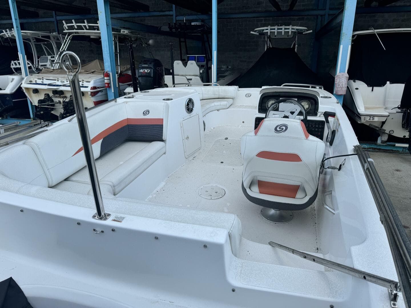 2021 Hurricane Sundeck Sport 188-OB — photo 5
