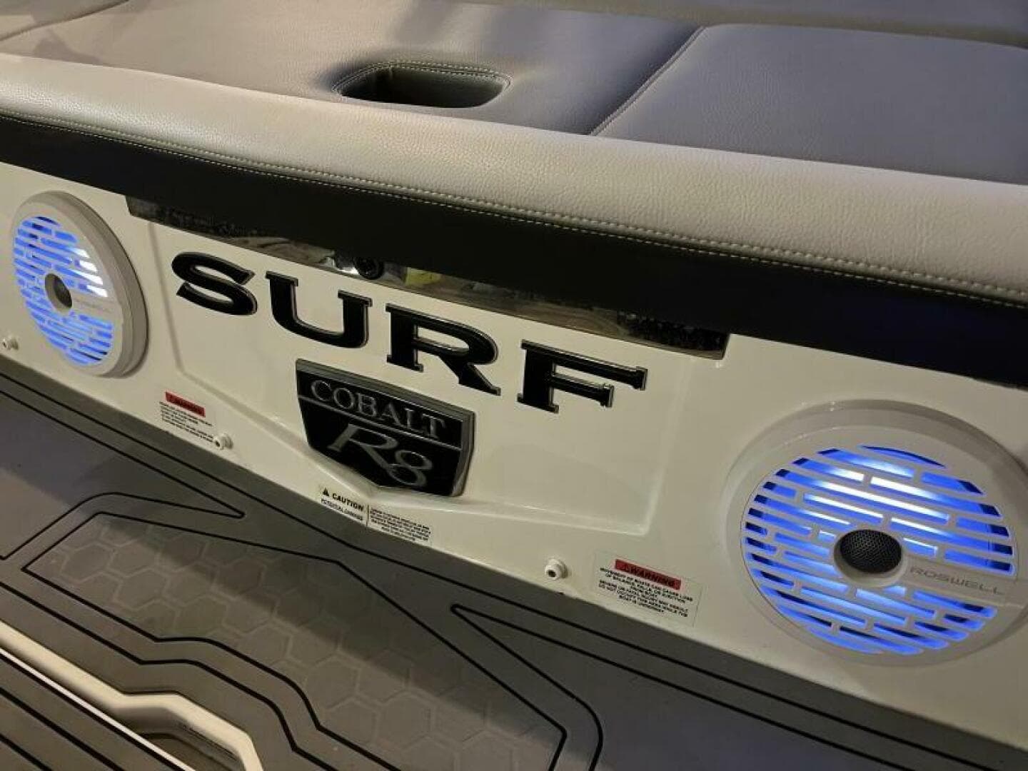 2021 Cobalt R8 Surf — photo 9