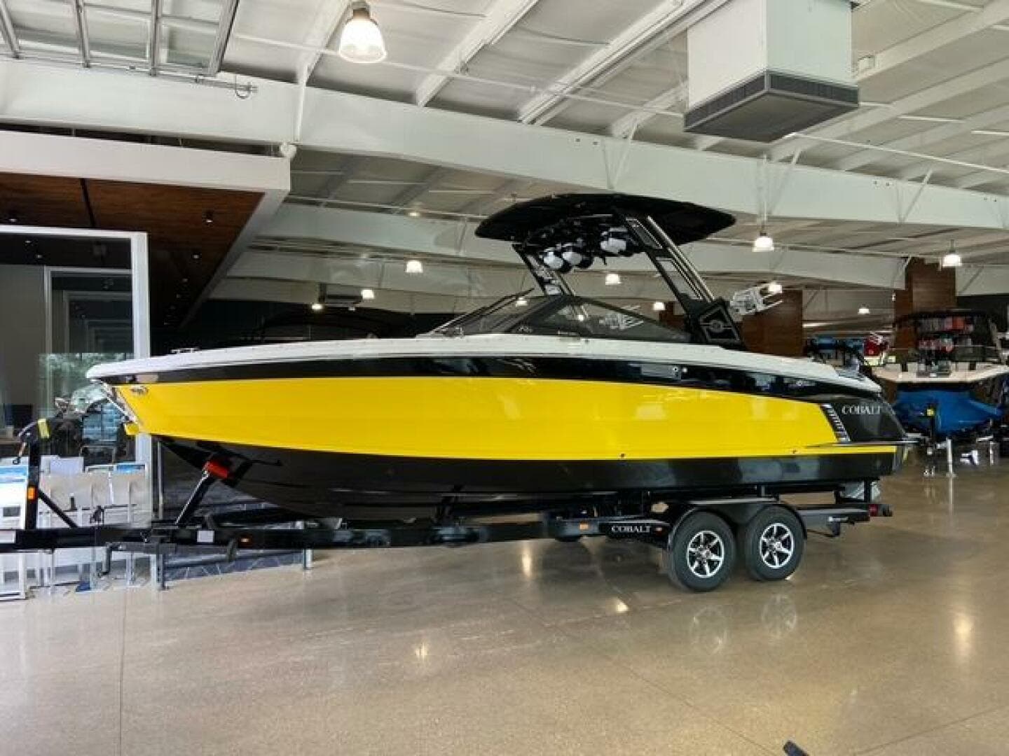 2021 Cobalt R8 Surf — photo 1